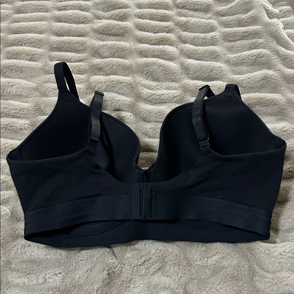 Gorgeous VS Rhinestone Bra - Picture 3 of 10